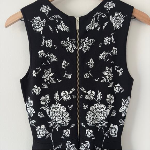 Ted Baker Naomyy Floral Jacquard Dress Mini A-Line Sleeveless round neck zip up - Picture 6 of 13